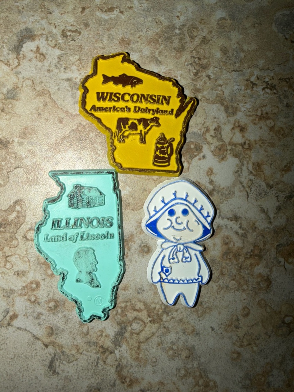 Vintage magnets - Pillsbury Doughboy, Wisconsin, Illinois